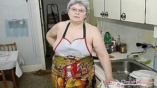 old lady sucking dick