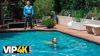 light skinned ebony mom sucks cock
